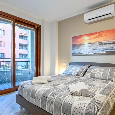 Bilocale Chic, 10 Min Aeroporto Milano-Bergamo, Box Auto E Aria Condizionata Apartment Seriate Luaran gambar