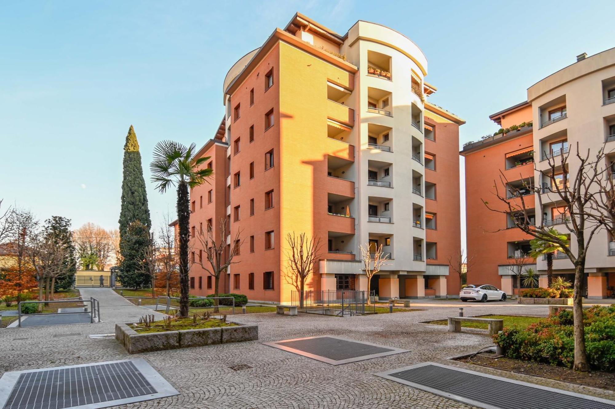 Bilocale Chic, 10 Min Aeroporto Milano-Bergamo, Box Auto E Aria Condizionata Apartment Seriate Luaran gambar