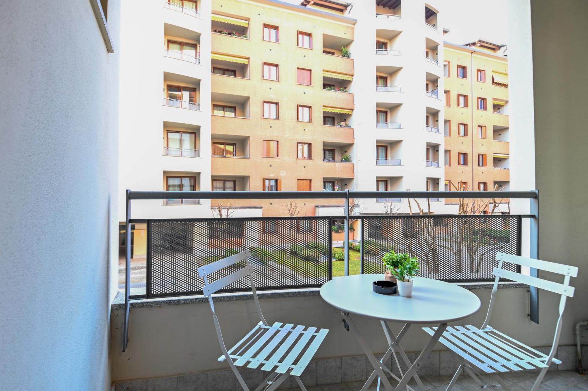 Bilocale Chic, 10 Min Aeroporto Milano-Bergamo, Box Auto E Aria Condizionata Apartment Seriate Luaran gambar