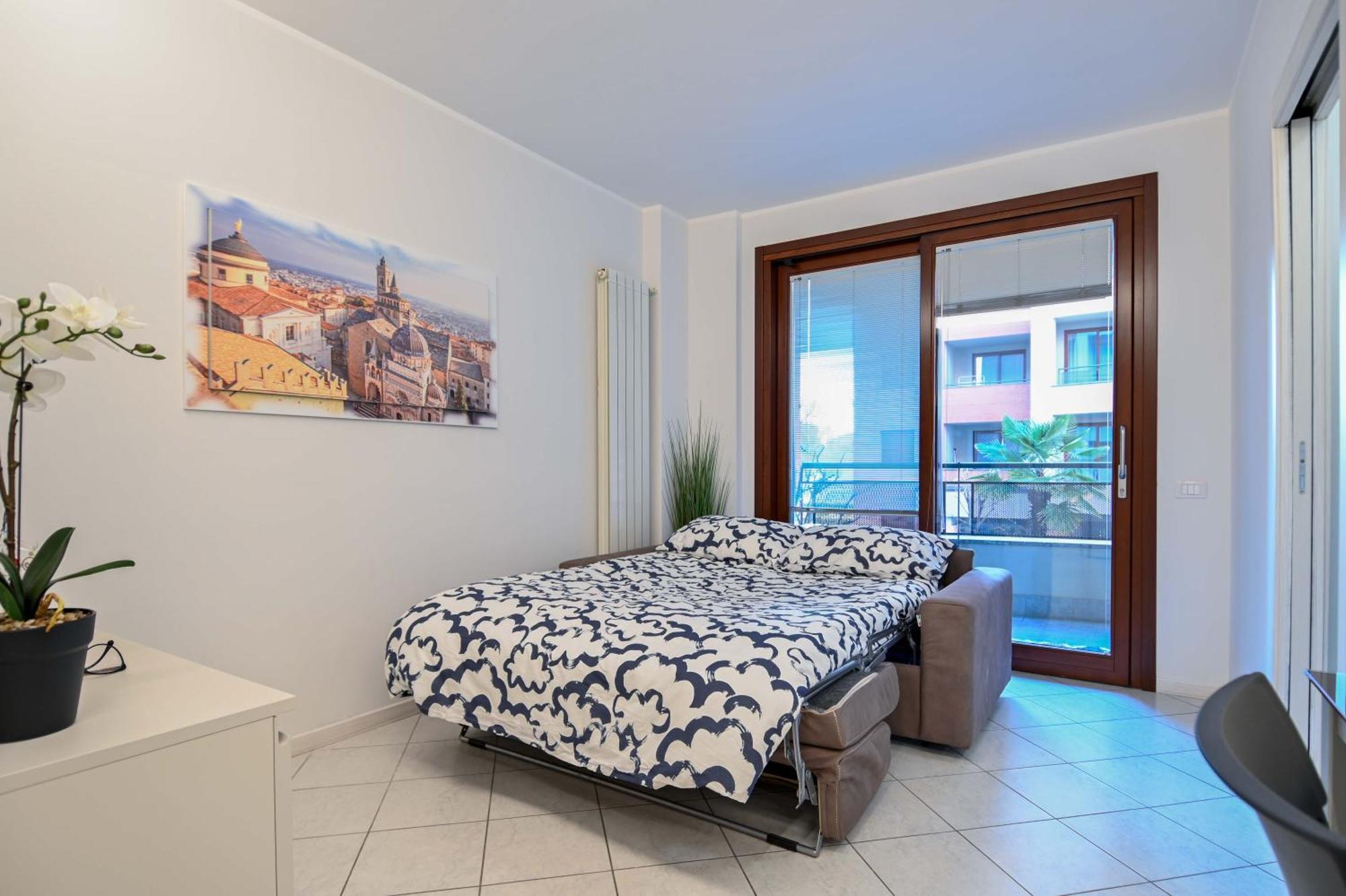 Bilocale Chic, 10 Min Aeroporto Milano-Bergamo, Box Auto E Aria Condizionata Apartment Seriate Luaran gambar